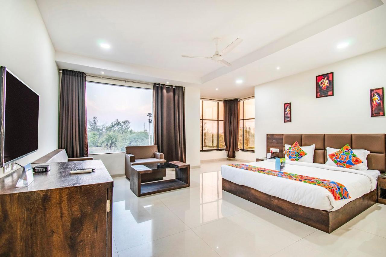 Fabhotel Amrit Greens Indore Airport Exterior foto